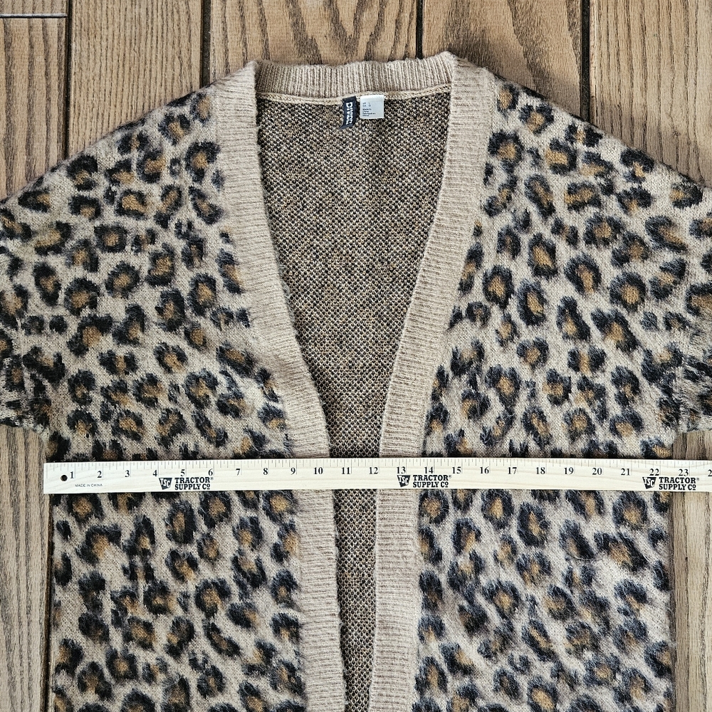 Divided H&M Leopard Print Cardigan Size Large - Picture 12 of 13